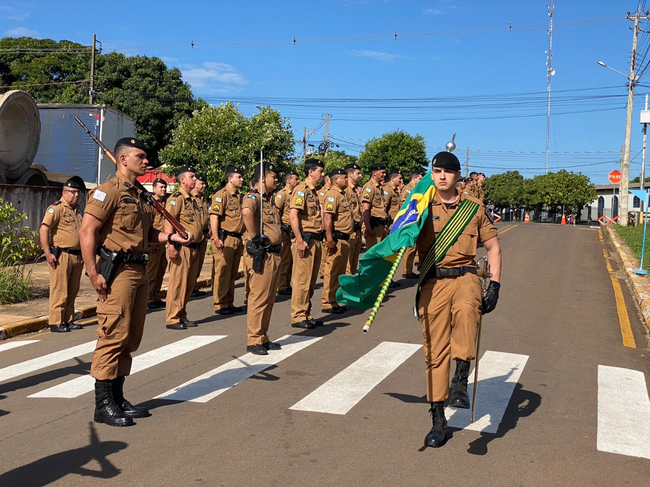 7º BPM REALIZA SOLENIDADE MILITAR EM HOMENAGEM AO DIA DE TIRADENTES EM CRUZEIRO DO OESTE