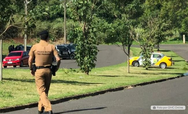 Suspeito de roubo morre em confronto armado com a polícia￼