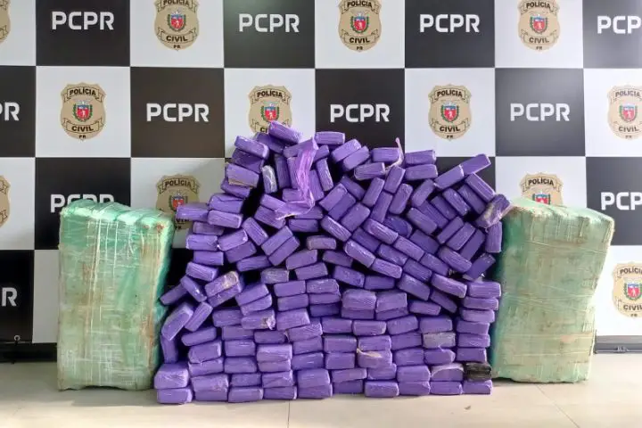 Polícia Civil de Umuarama recupera Toyota Corola furtado com 160 quilos de maconha