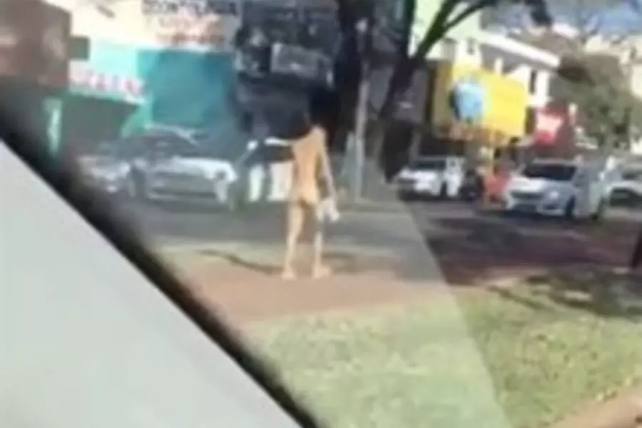 Mulher andando nua em Maringá viraliza