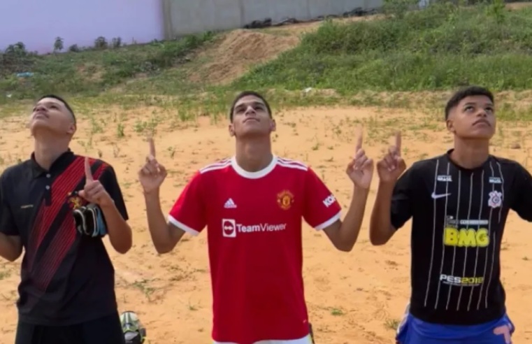 Luva de Pedreiro apaga vídeo em que anunciava fim de carreira e posta nova foto em rede social: ‘vamos voltar mais fortes’