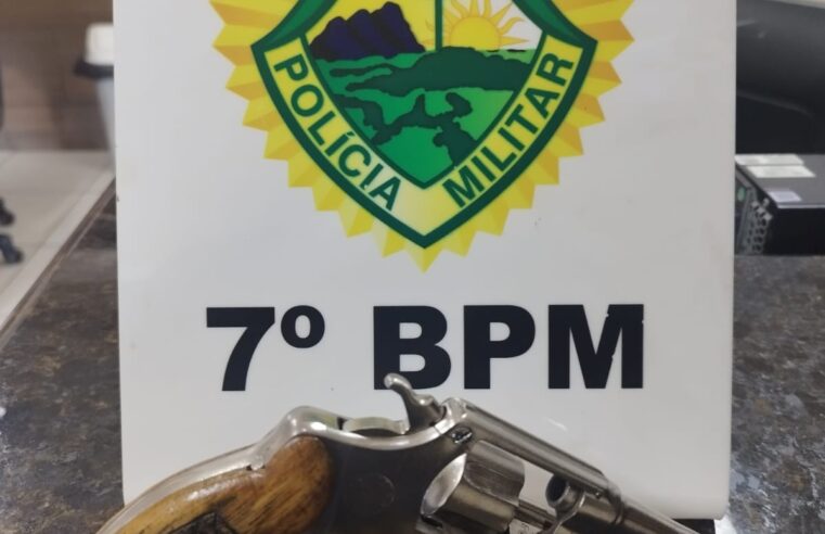 POLICIAIS DO 7º BPM APREENDEM ARMA DE FOGO APÓS REALIZAR ABORDAGEM EM CRUZEIRO DO OESTE