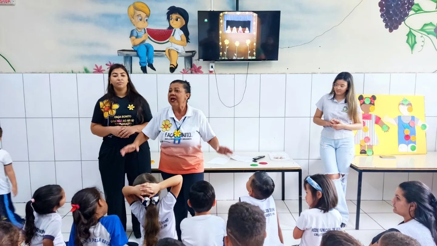 Cruzeiro do Oeste realiza atividades da campanha Faça Bonito