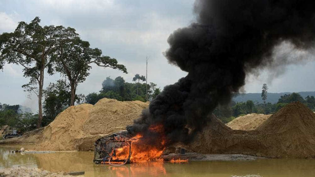 Polícia Federal destrói maquinário de garimpo na Terra Indígena Uru-Eu-Wau-Wau, em Rondônia