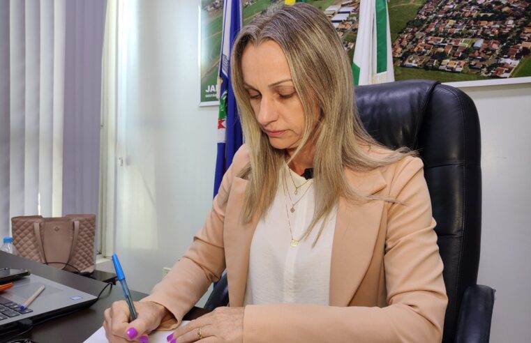 Prefeita Adriana Polizer de Japurá é celebrada em seu aniversário por suas realizações e liderança inspiradora