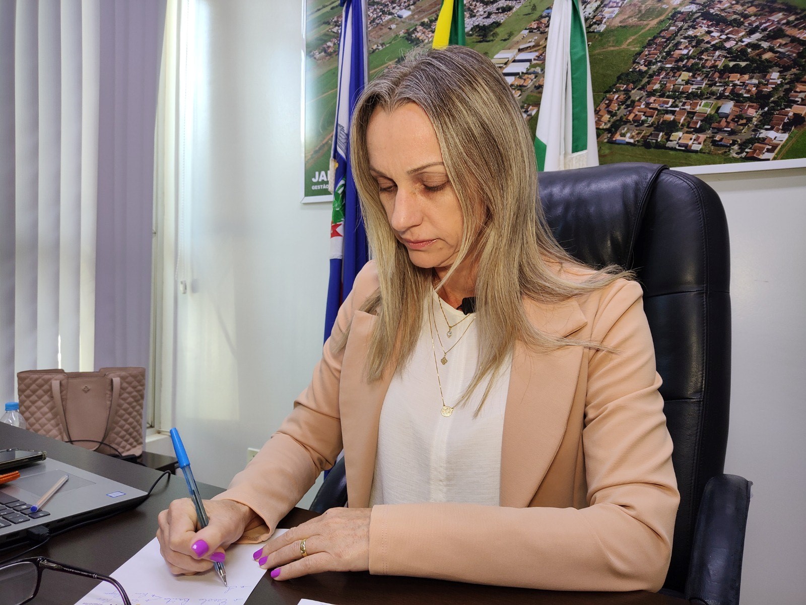 Prefeita Adriana Polizer de Japurá é celebrada em seu aniversário por suas realizações e liderança inspiradora