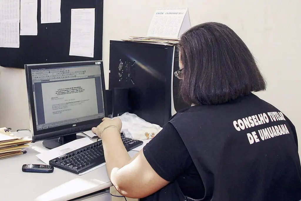 Eleitores Participam das Eleições para Escolha de Conselheiros Tutelares neste Domingo