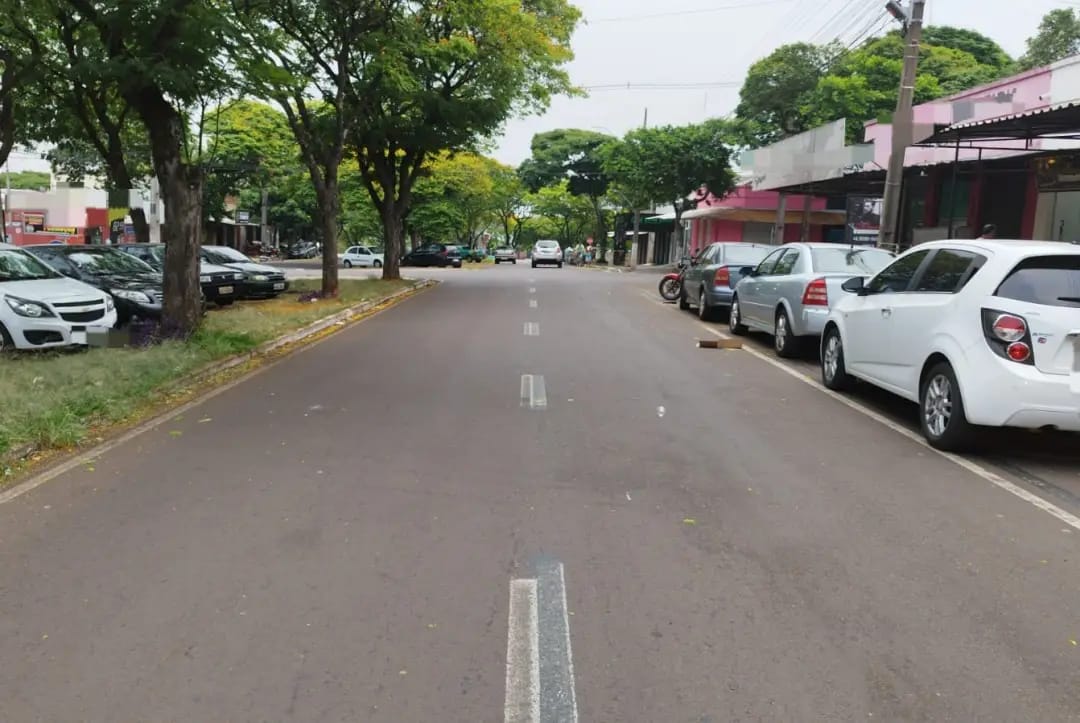 Um incidente ocorreu na tarde deste sábado (7) na região da Praça Tamoio, em Umuarama, envolvendo um menino de quase 4 anos que foi atropelado, sofrendo uma fratura. O evento foi registrado pela Polícia Militar (PM).