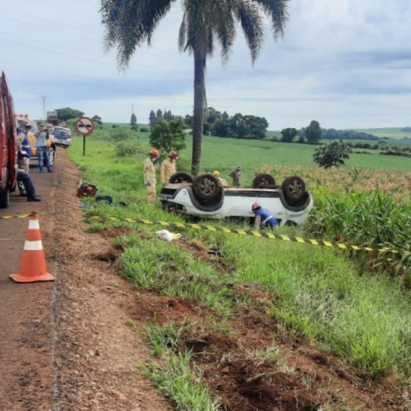 Tragédia na PR-486: Professora de 63 Anos Morre Após Capotamento e Ejeção do Veículo