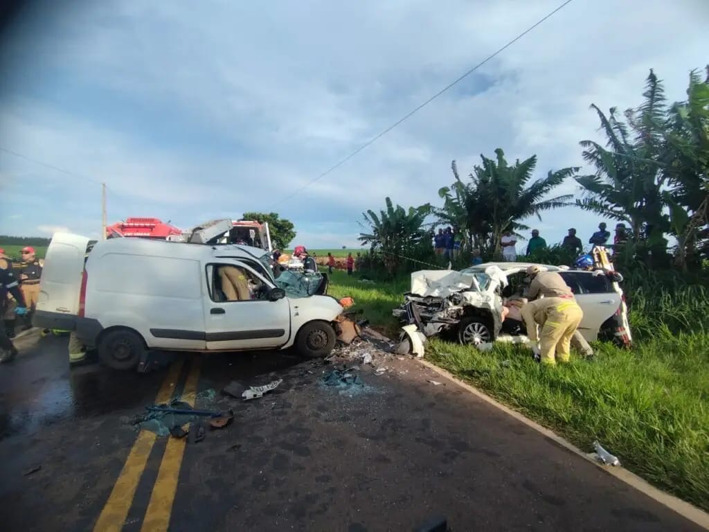 Duas Vítimas são Resgatadas Após Colisão na Rodovia entre Mariluz e Umuarama