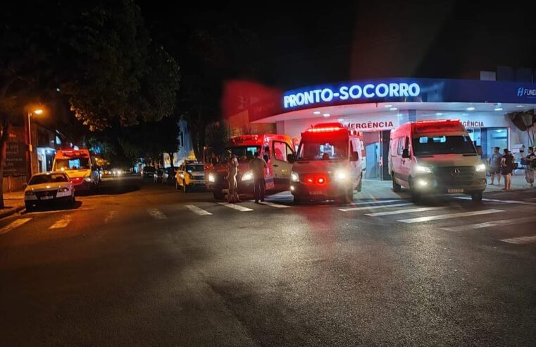 Motociclista Atacado por Enxame de Abelhas após Acidente na Estrada Rodeio