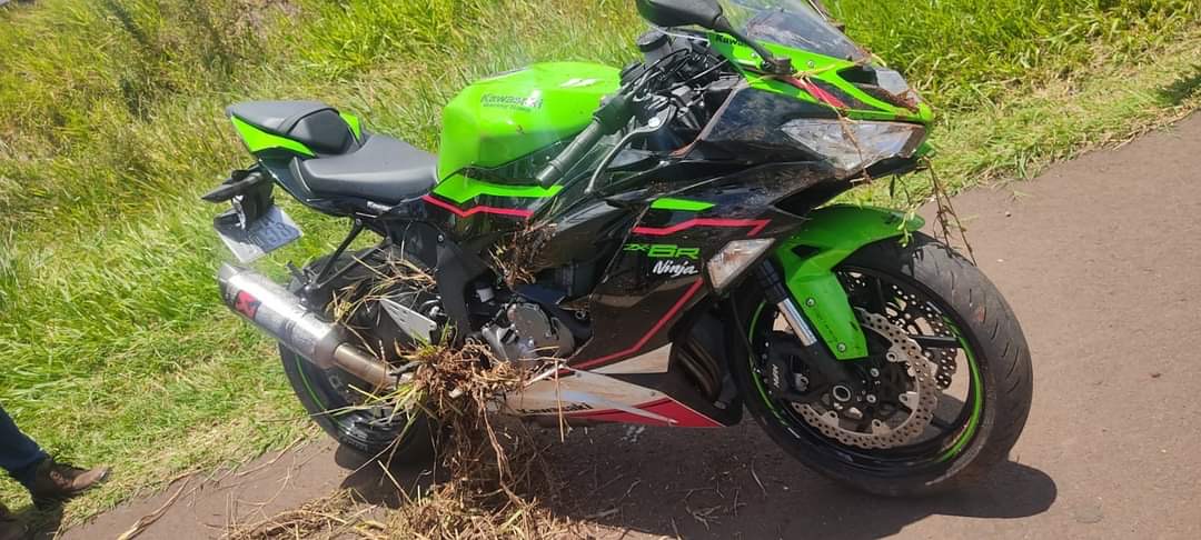 ACIDENTE GRAVE NA BR-376, REGIÃO DE MARIALVA-PR, ENVOLVENDO DUAS MOTOCICLETAS ESPORTIVAS E UM VEÍCULO