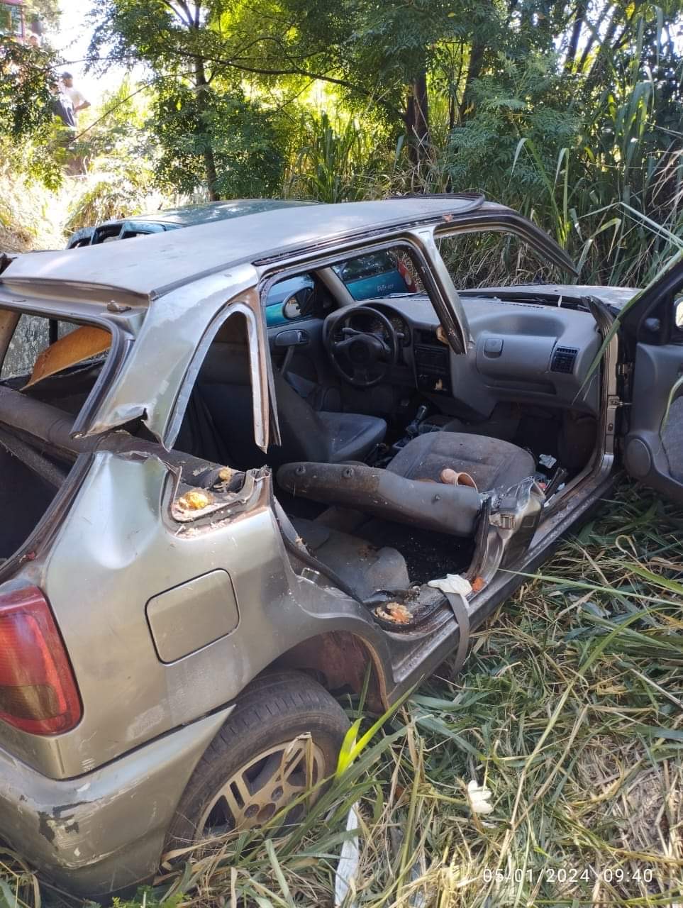 COLISÃO ENTRE VOLKSWAGEN GOL E FIAT PALIO NA PR-455, PRÓXIMO A MARIALVA-PR, RESULTA EM RESGATE DELICADO