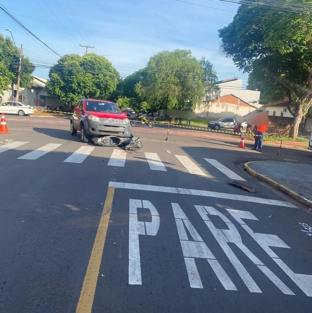 Acidente trágico em Umuarama: Jovem perde a vida após colisão entre motoneta e automóvel