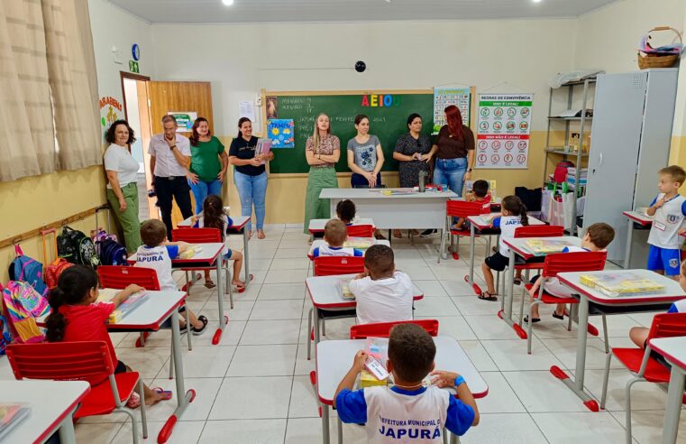 Administração Municipal distribui Kits Escolares de Qualidade para Rede de Educação e APAE