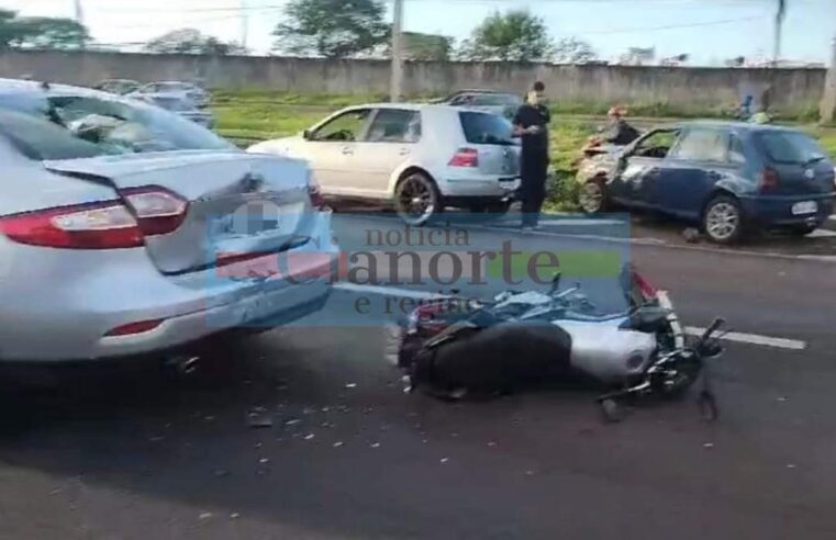 Engavetamento Grave na PR-323 Envolve Cinco Carros e Duas Motocicletas, Deixando Duas Mulheres Lesionadas