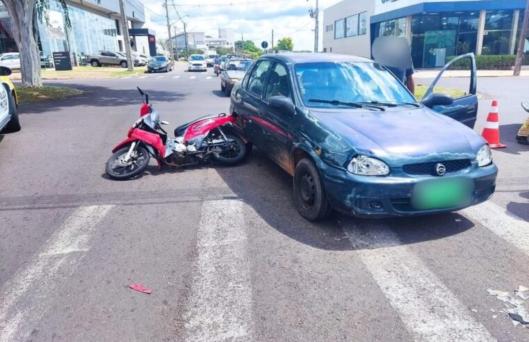 Colisão entre Motoneta e Automóvel no Novo Centro de Cianorte