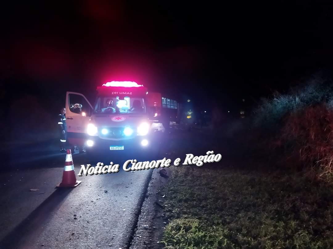 Acidente na PR-498 deixa duas pessoas feridas após capotamento durante a madrugada em Japurá, Paraná