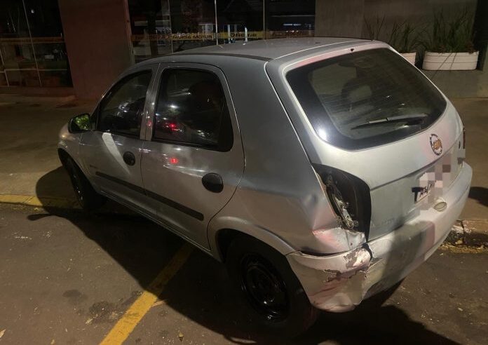 Na noite de sexta-feira (3), um motorista alcoolizado provocou dois acidentes em Umuarama, ambos na avenida Tiradentes, entre o Jardim Paraíso e o Jardim Panorama.