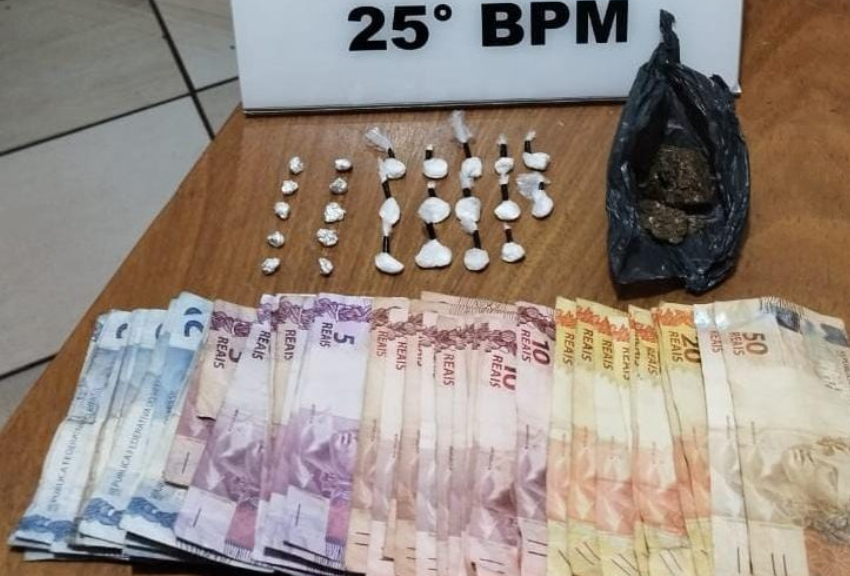 A equipe da ROTAM realizou a prisão de um traficante em Umuarama, encontrando em sua posse maconha, cocaína e crack.