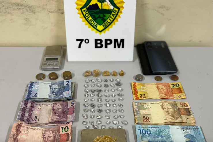 Polícia Militar prende suspeito e apreende grande quantidade de drogas e dinheiro em Cruzeiro do Oeste