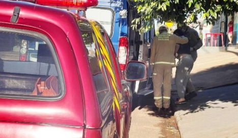 Homem e mulher ficam feridos em queda de bicicleta em Goioerê