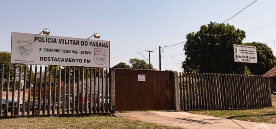 Homem é preso ao tentar reatar relacionamento gritando em frente à casa da ex