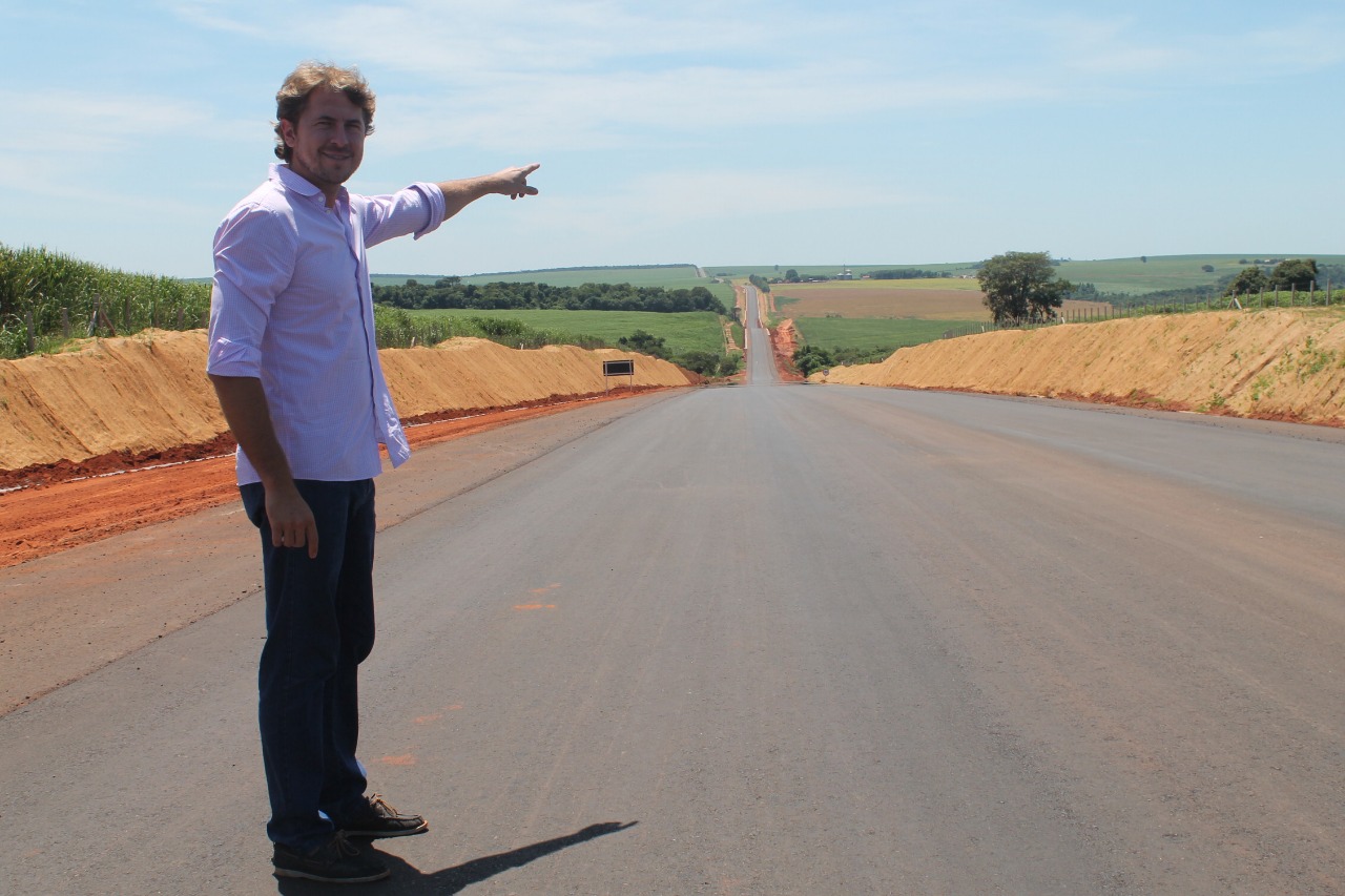 Zeca Dirceu anuncia retomada das obras do último trecho da Estrada Boiadeira no Noroeste do Paraná