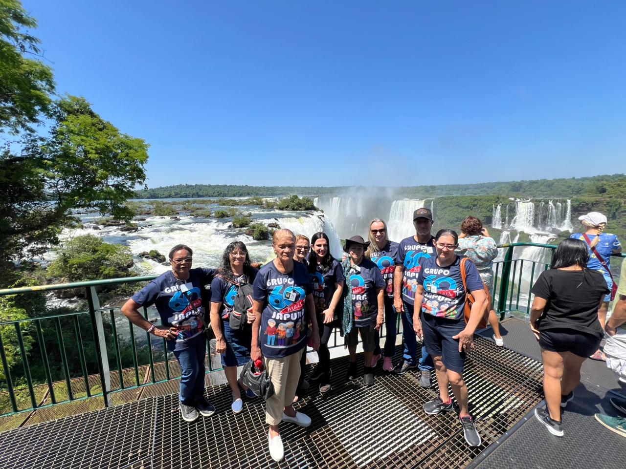 Prefeita Adriana acompanha grupo de idosos nas Cataratas do Iguaçu