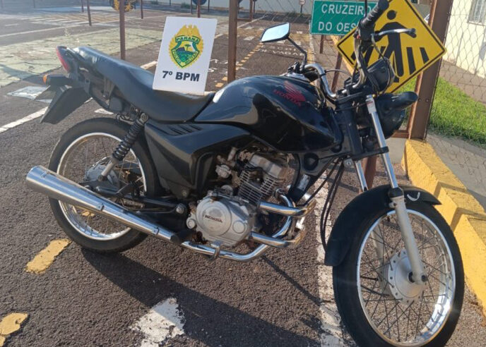 Menor de idade é flagrado pilotando moto em Cruzeiro do Oeste