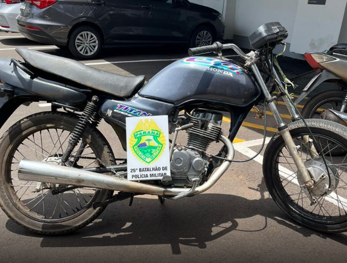 Polícia militar recupera motocicleta furtada Polícia militar recupera motocicleta furtada