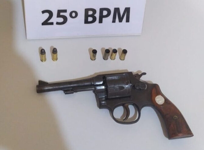 Homem é preso por tentativa de homicídio ao ser flagrado pela PM atirando contra desafeto em Alto Piquiri