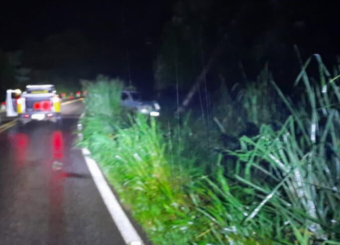 Veículo Colide com Poste de Energia na PR-082, em Cianorte