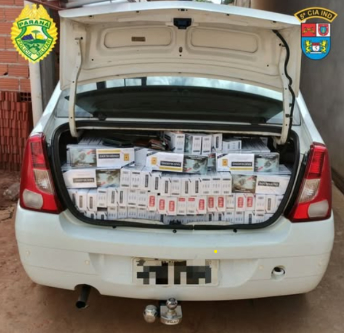Receita Federal e PM apreendem caminhão e carro carregados com cigarros contrabandeados em Cianorte