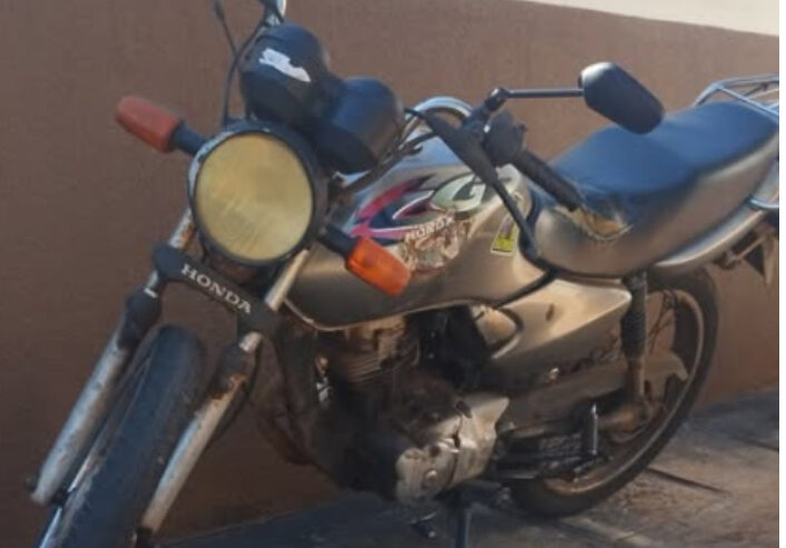 Criança de 11 anos sofre acidente ao pegar motocicleta escondido do pai, em Terra Boa