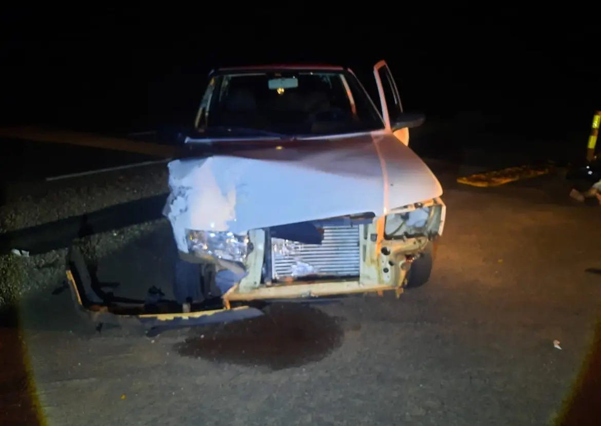 Colisão entre carro e caminhonete deixa ferida na PR-323, em Cruzeiro do Oeste Colisão entre carro e caminhonete deixa ferida na PR-323, em Cruzeiro do Oeste