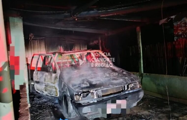 VEÍCULO E CASA SÃO DANIFICADOS EM INCÊNDIO CRIMINOSO EM MOREIRA SALESSuspeita do ato seria ex-companheira da vítima, contra quem há medida protetiva