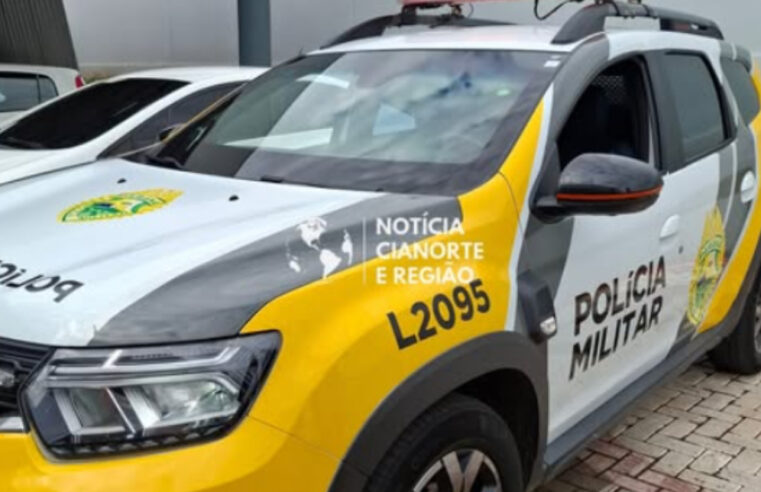 Casal é surpreendido por criminosos armados dentro de casa e perde coleção de perfumes árabes e aparelhos eletrônicos em São Lourenço CianorteNa madrugada deste domingo (15), um roubo à mão armada mobilizou a Polícia Militar no Distrito de São Lourenço, em Cianorte (PR). Por volta de 1h31, uma equipe da 5ª CIPM foi acionada para a Rua Bem‑te‑vi, onde um casal—ela de 27 anos, ele de 28—relatou ter sido rendido dentro da própria residência.