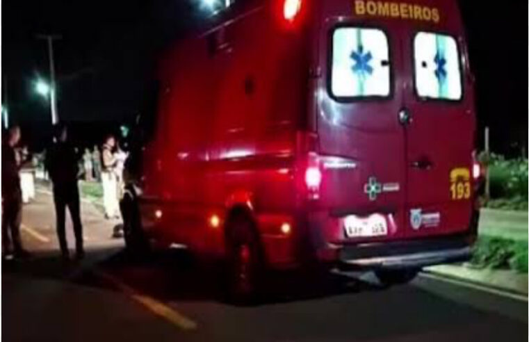 Condutor perde controle de veículo e atinge poste de energia em Cianorte