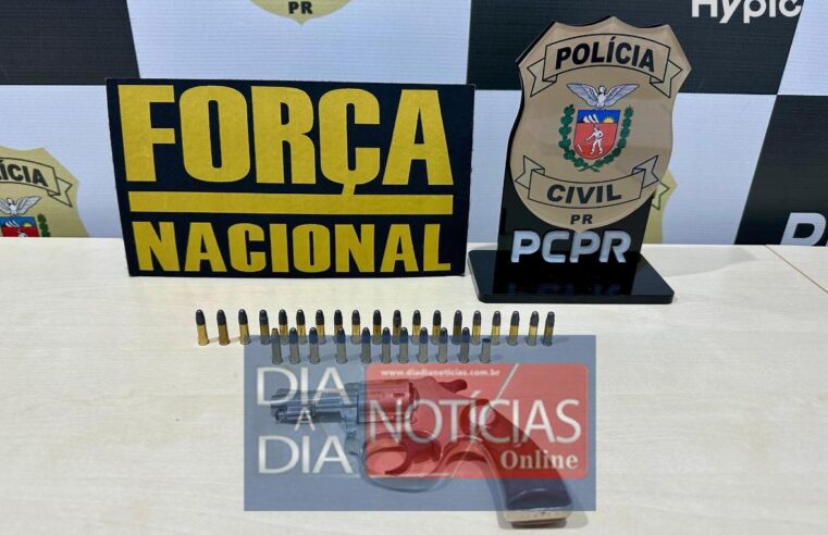 Homem de 71 anos é levado à delegacia após cumprimento de mandado; polícia apreende arma e munições em Tapejara.