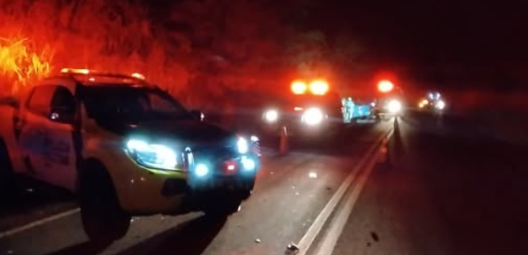 MOTOCICLISTA É LEVADO À DELEGACIA APÓS ACIDENTE ENVOLVENDO DUAS MOTOCICLETAS E UM CARRO EM GOIOERÊ MOTOCICLISTA É LEVADO À DELEGACIA APÓS ACIDENTE ENVOLVENDO DUAS MOTOCICLETAS E UM CARRO EM GOIOERÊ
