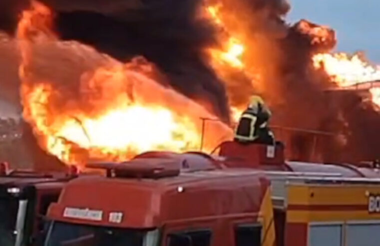 Carreta é destruída por incêndio na BR-369 em Campo Mourão; motorista escapa sem ferimentos