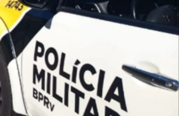 Fiat Uno bate contra barranco na PR-471, em Mamborê