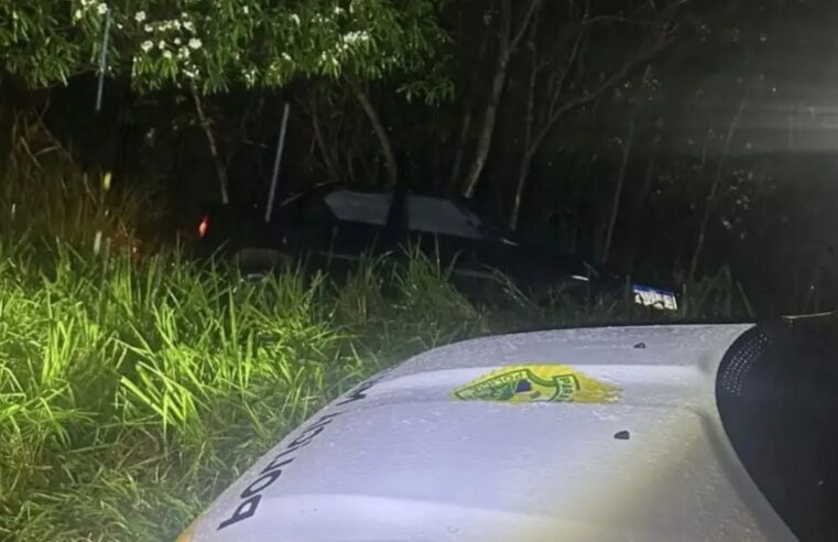 Acidente sob chuva deixa duas mulheres feridas na PR-323, em Cruzeiro do Oeste