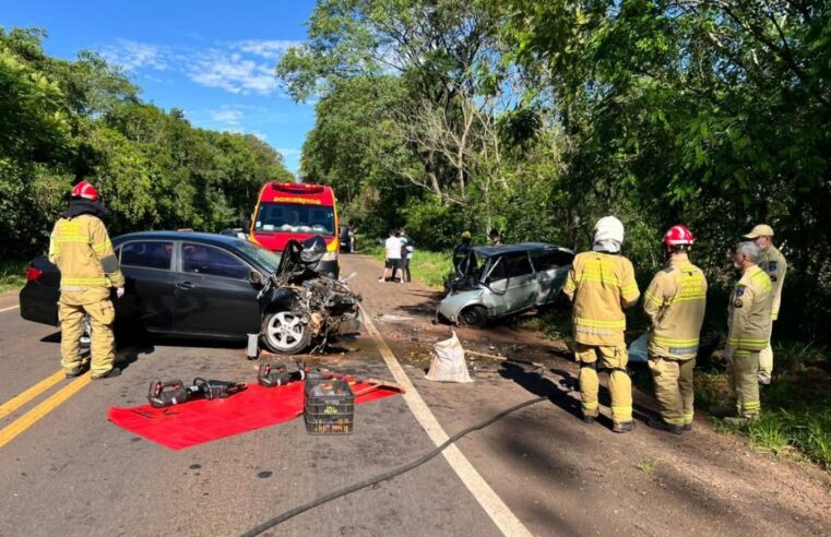 Tragédia na PR-323: duas mulheres morrem em grave colisão frontal entre Lovat e Cruzeiro do Oeste