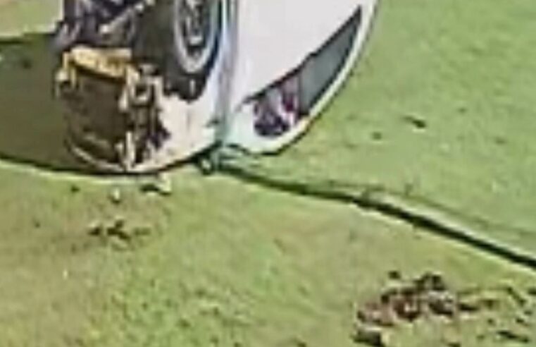 Carro despenca de parte elevada da ponte estaiada em Curitiba; motorista sofre ferimentos leves