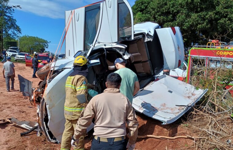 Capotamento entre São Tomé e Cianorte deixa motorista ferido na estrada Rodeio