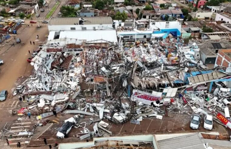 Cinco mortos e centenas de feridos após tornado devastar cidades do Paraná