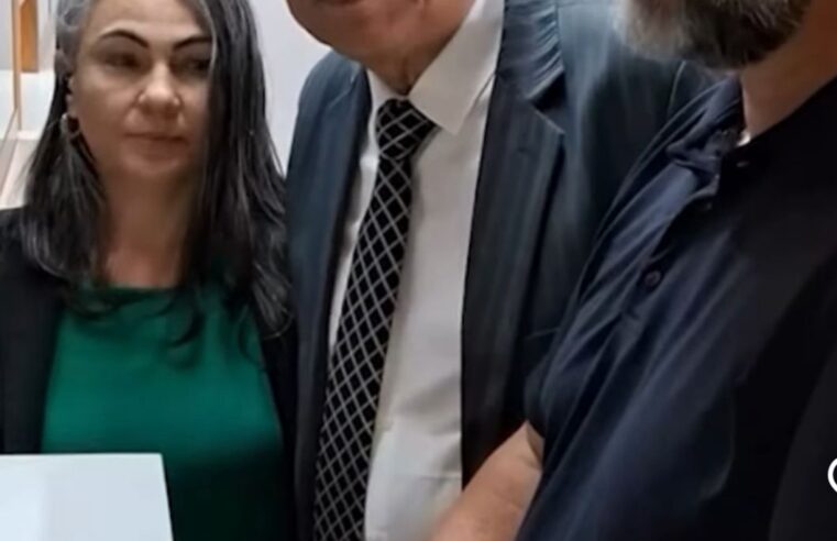 Líder dos caminhoneiros protocola pedido de paralisação nacional no Palácio do Planalto