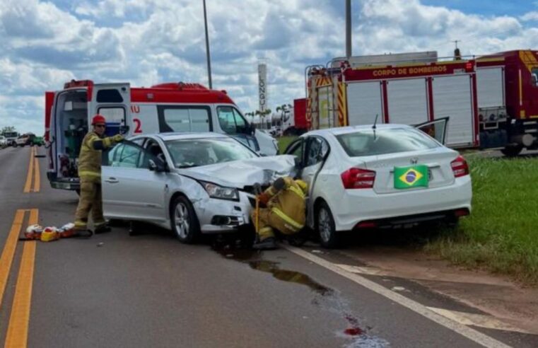 Acidente na PR-323 deixa dois feridos e mobiliza equipes de resgate em Cruzeiro do Oeste